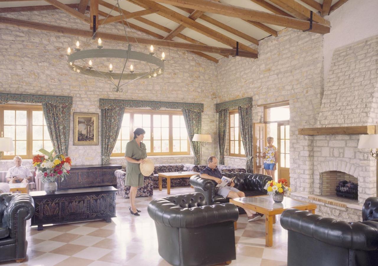 St.George'S Bay Country Club & Spa Ахарави Екстериор снимка