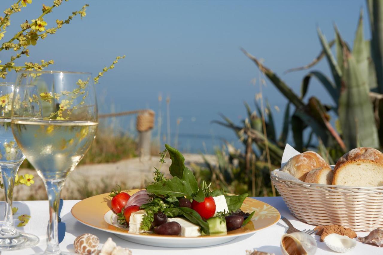 St.George'S Bay Country Club & Spa Ахарави Екстериор снимка
